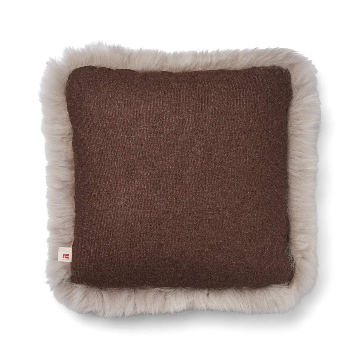 Classic Collection | Ullpute | Langhåret | 52x52 cm Brun / Dove