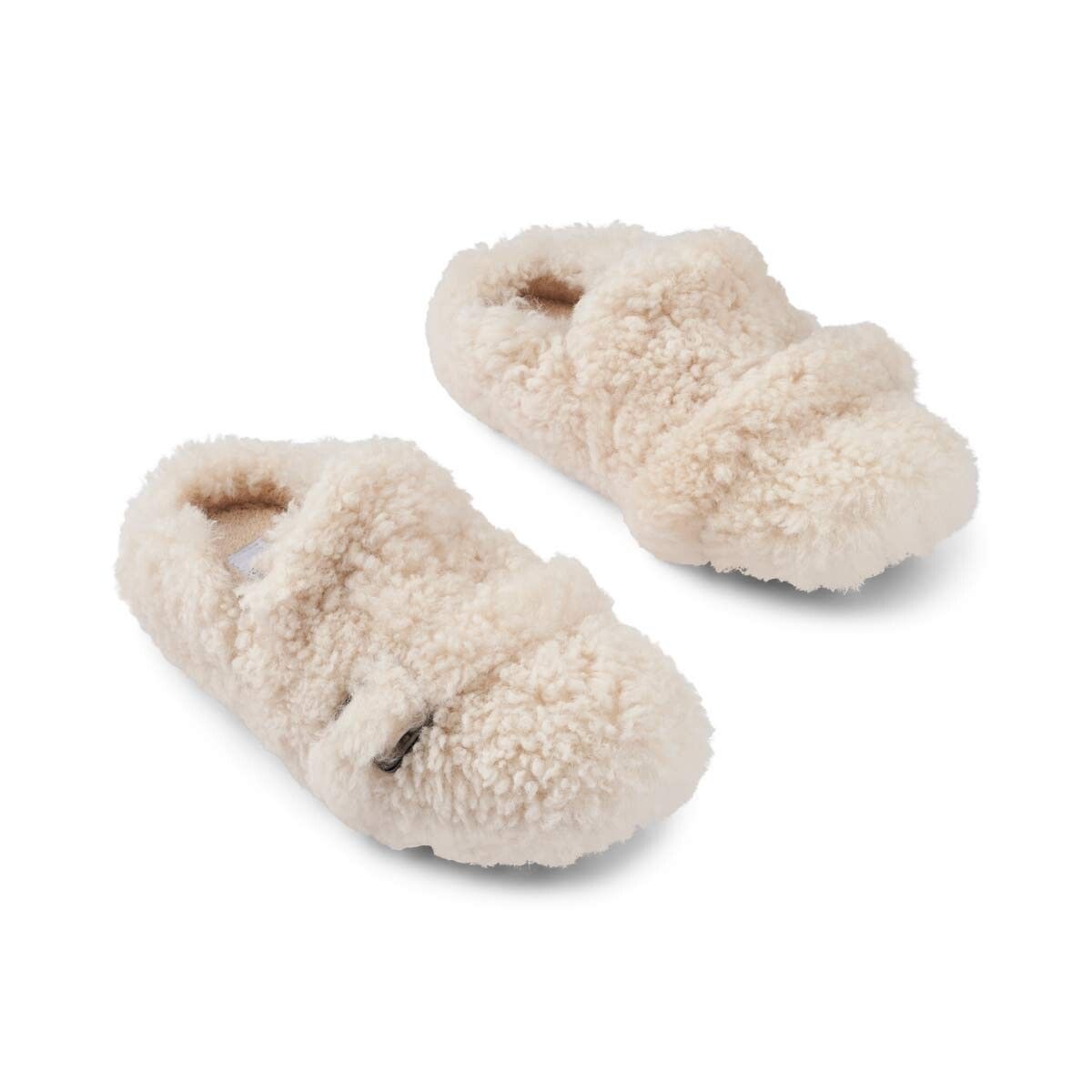 Fluffy krøllete tøfler