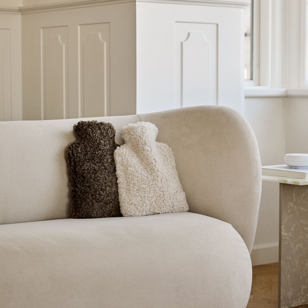 Varmtvannsflaske | Korthåret | New Zealand | 37x27 cm Koksgrå