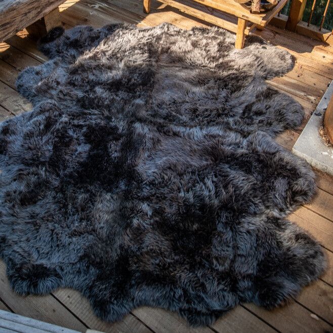 Saueskinnteppe | Langhåret | New Zealand | 180x214 cm Svart