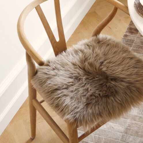 Setepute m/fyll | Langhåret | New Zealand | 37x37 cm Svart