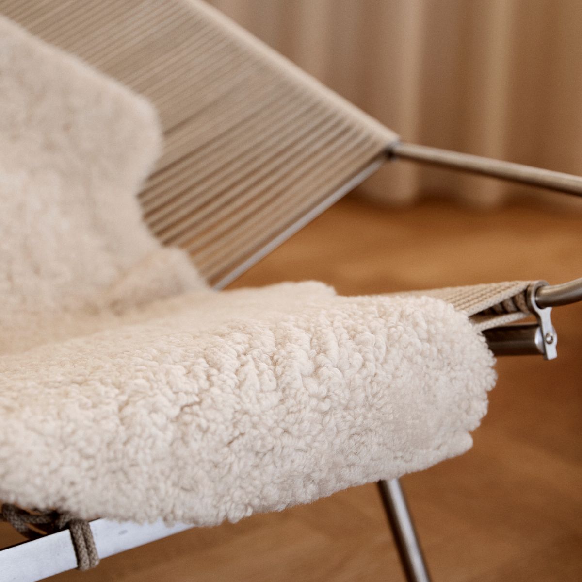 Saueskinn | Korthåret | New Zealand | 115x60 cm Koksgrå