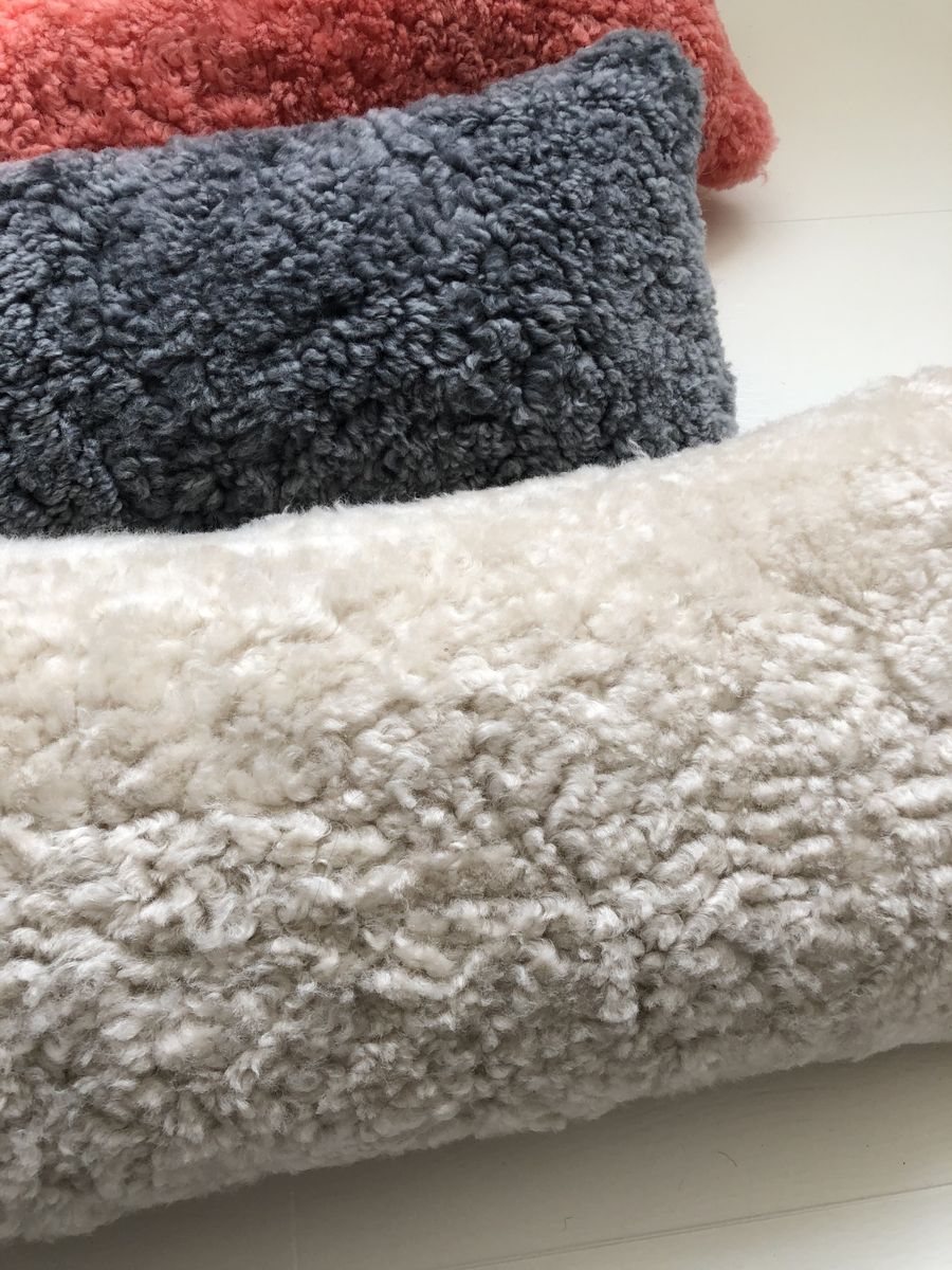 Saueskinnpute | Korthåret | New Zealand | Dobbeltsidig | 30x60 cm