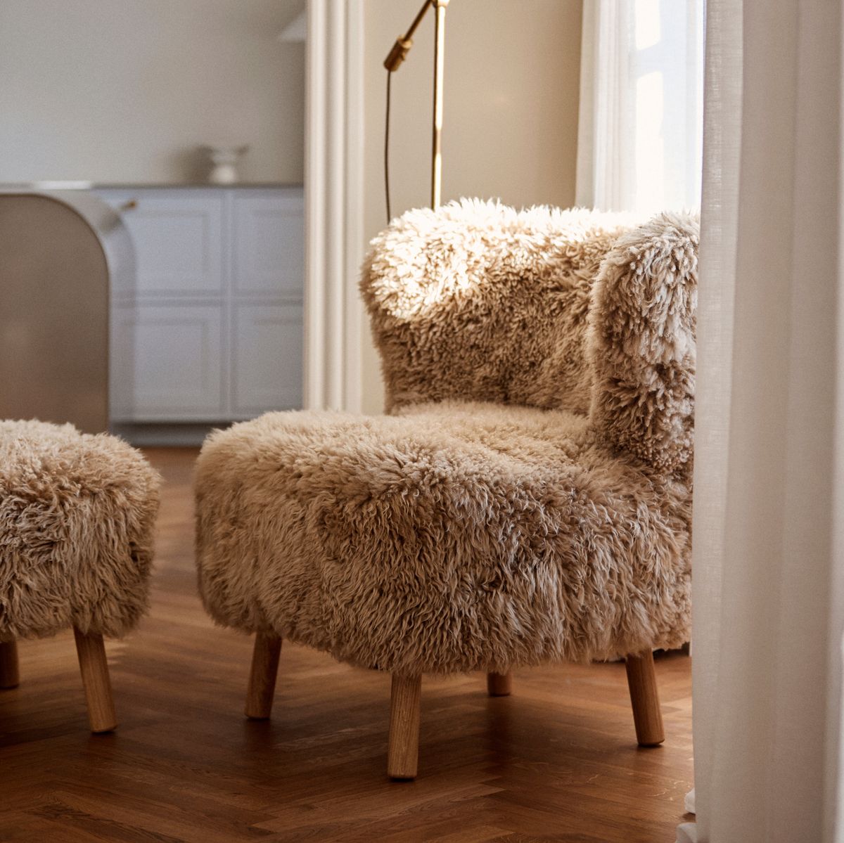 Emil Lounge Chair | Long Wool Honning