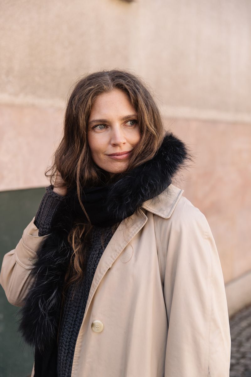 Klara pelskrage Svart
