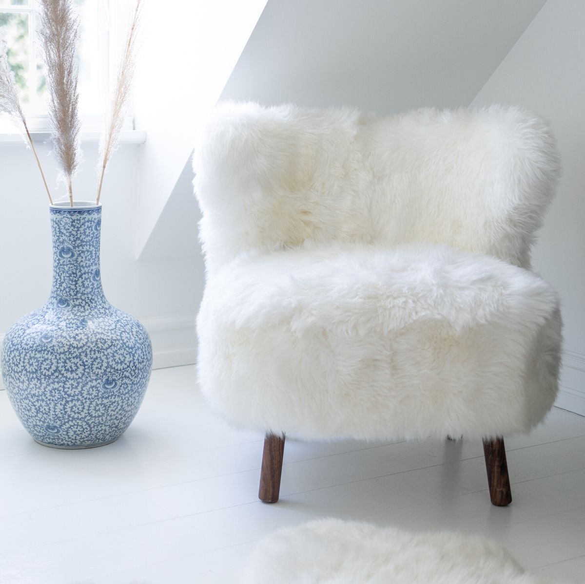Emil Lounge Chair | Long Wool Honning