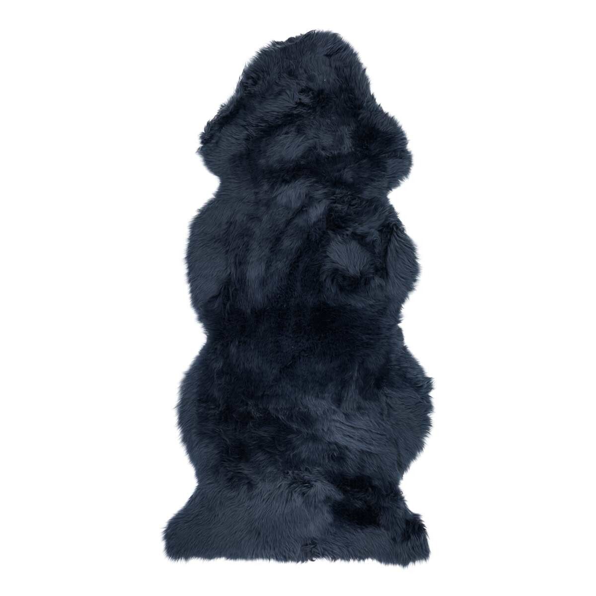 Langt saueskinnteppe i ull 135 cm Marine