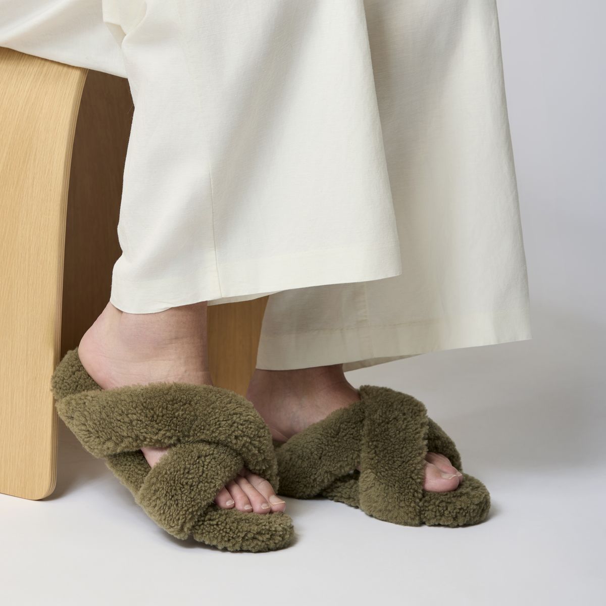 Curly Cross Slipper Honning