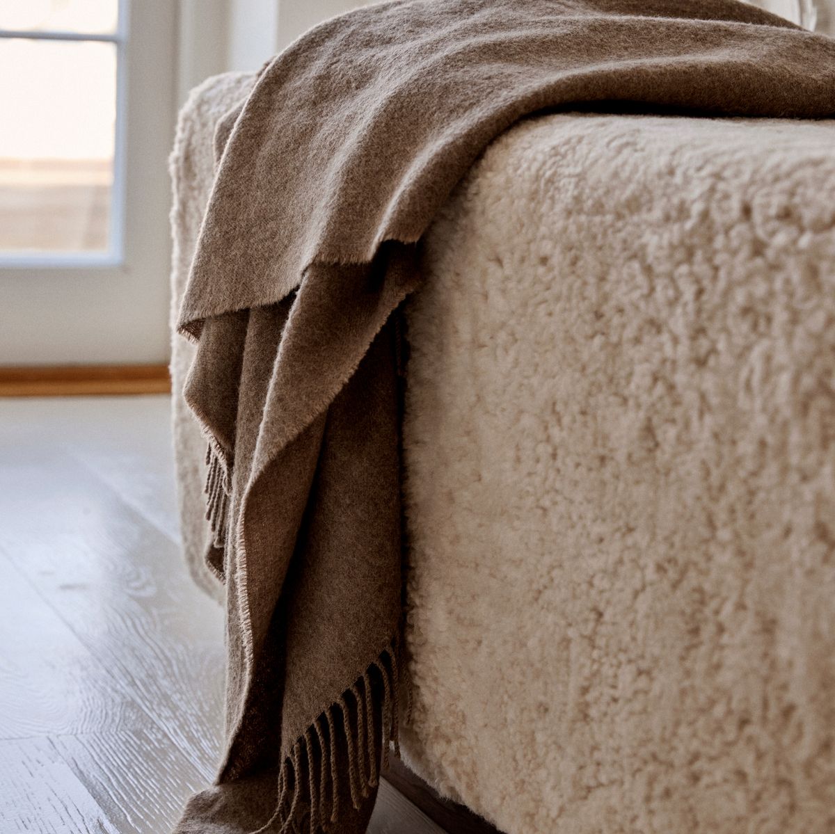 Amanda pledd | 100% baby alpakaull Mørk Grå