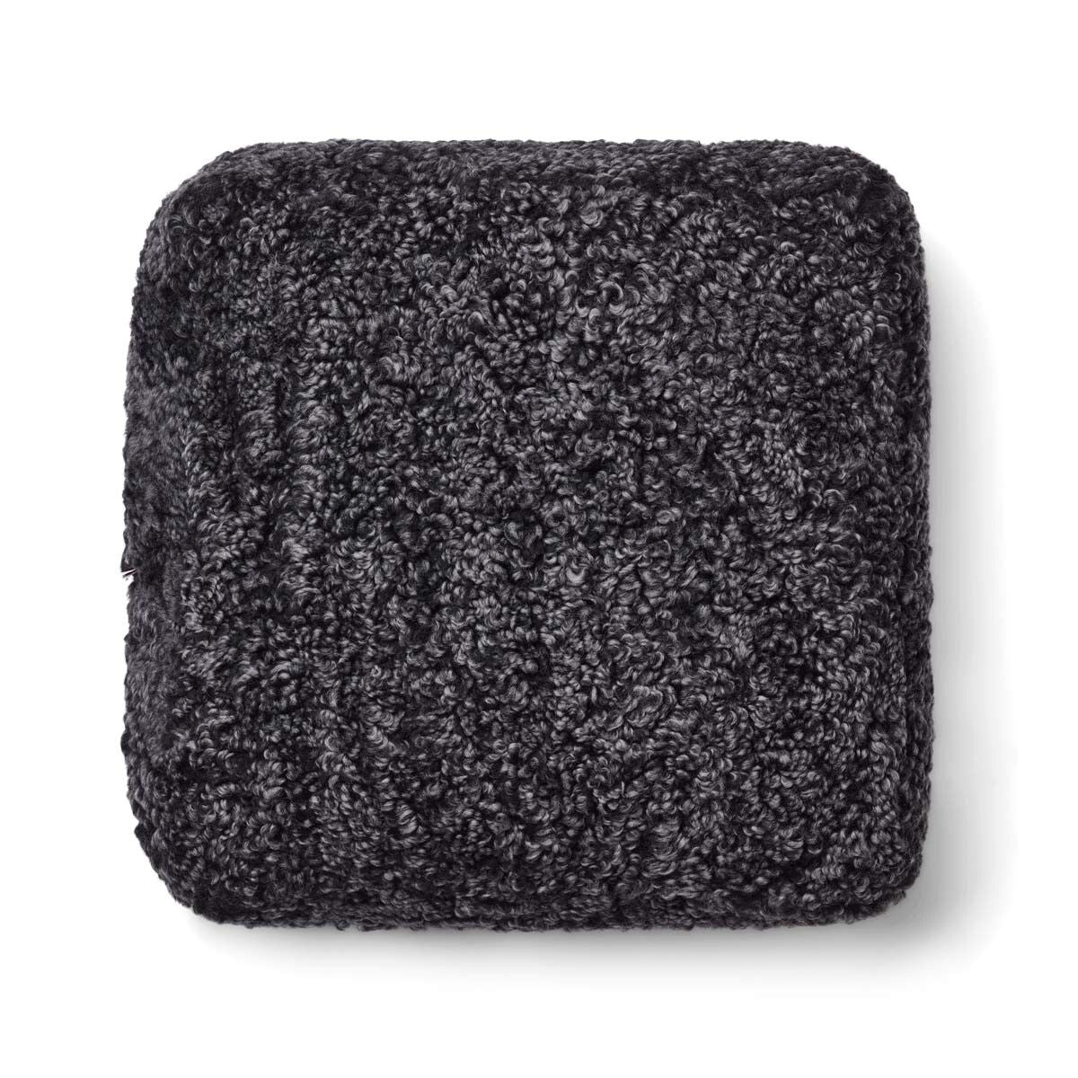 Puff | Korthåret | New Zealand | 40x40x13 cm Koksgrå