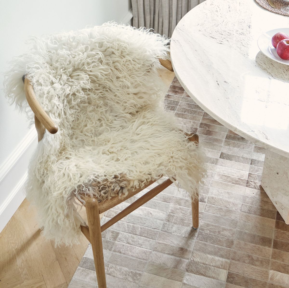 Saueskinn | Krøllet | Østerrike | 90x60 cm Natursvart