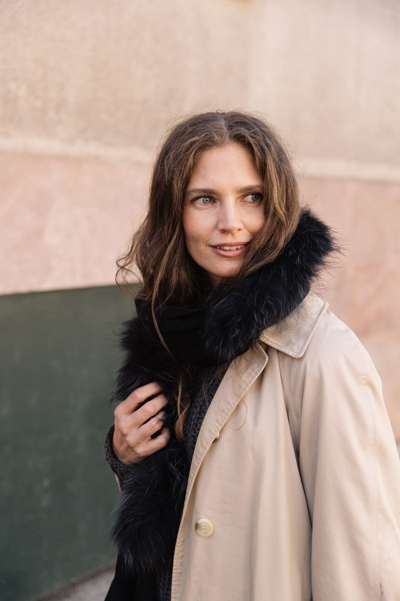 Klara pelskrage Svart
