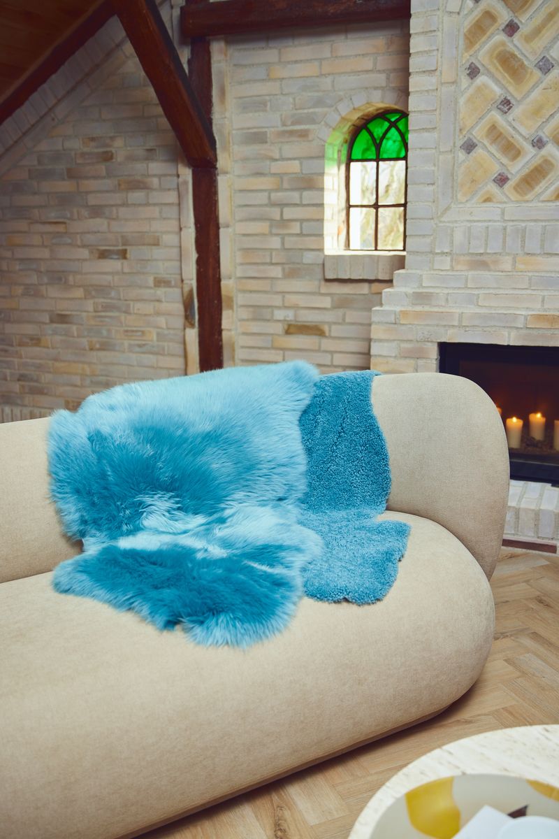 Kort ullkrøllete saueskinnteppe 90 cm Smoke Blue