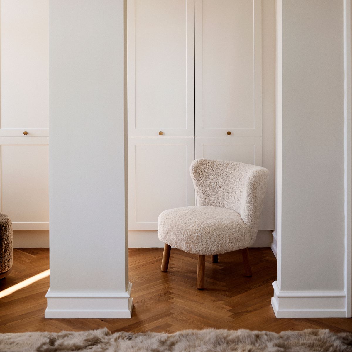 Emily Lounge Chair | Korthåret Koksgrå