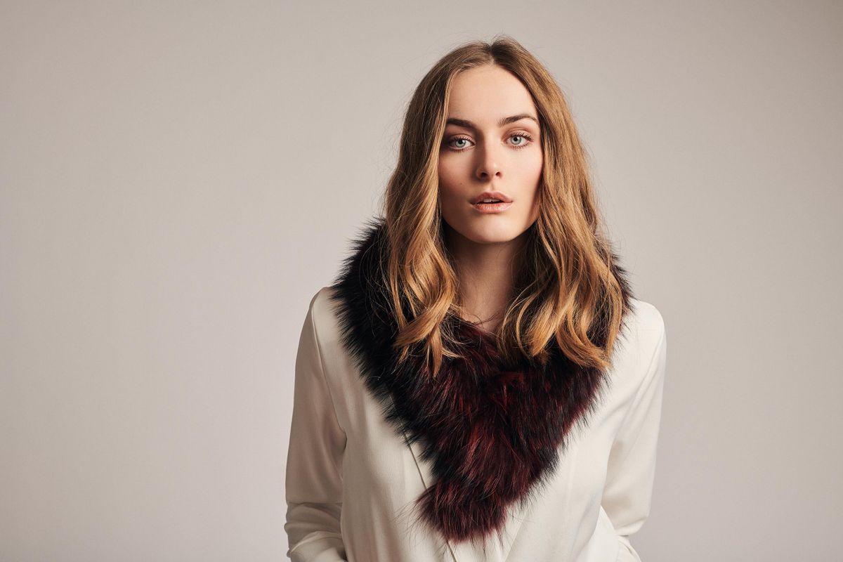 Klara Collar Burgunder