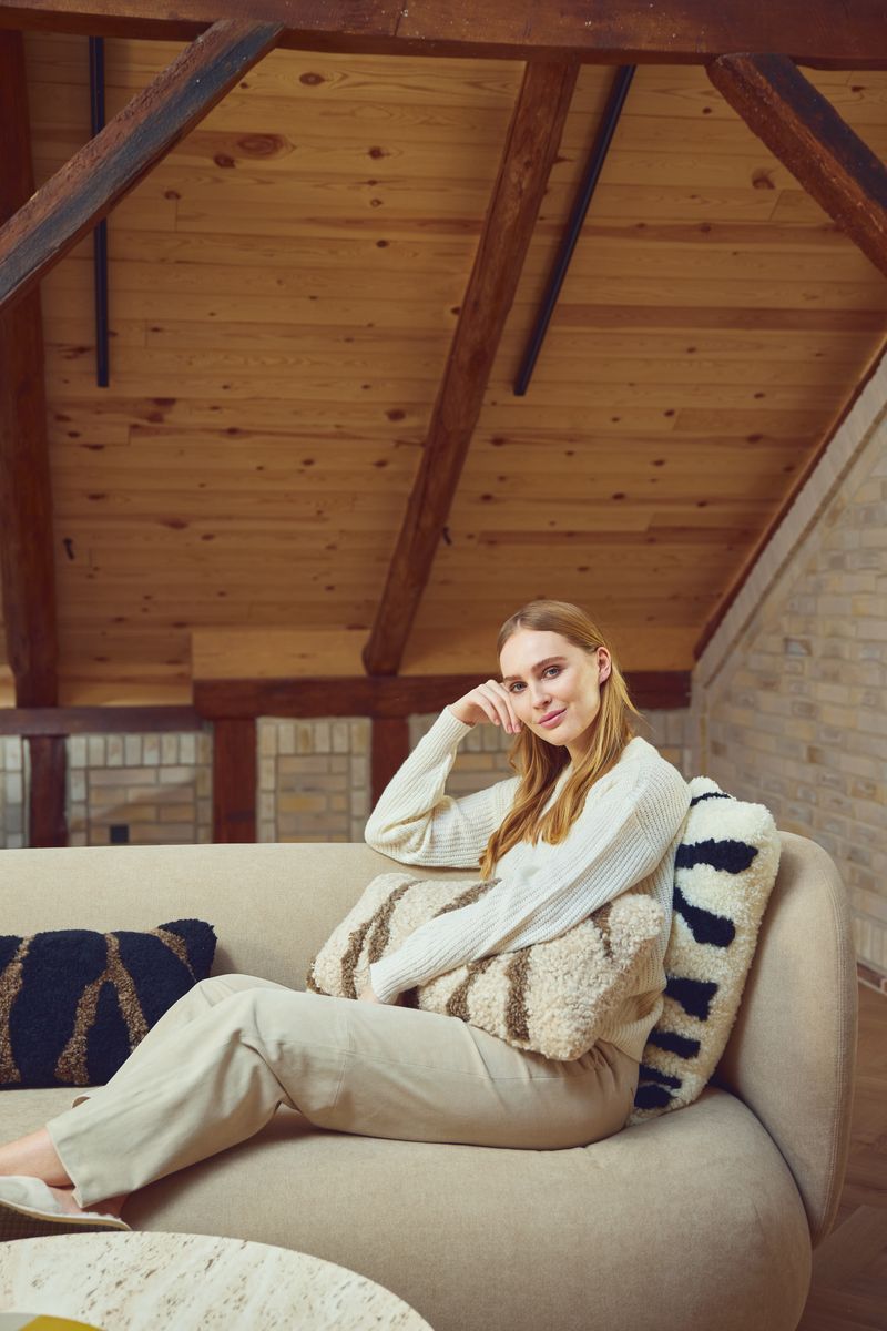 Zebra saueskinnpute | Korthåret | New Zealand | Dobbeltsidig | 30x60 cm Svart / Lysebrun