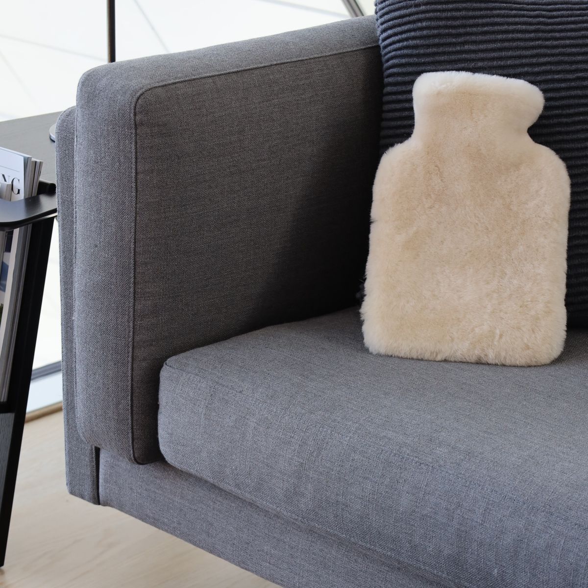 Varmtvannsflaske | Mokkasin | New Zealand | 32x22 cm Mørk Grå