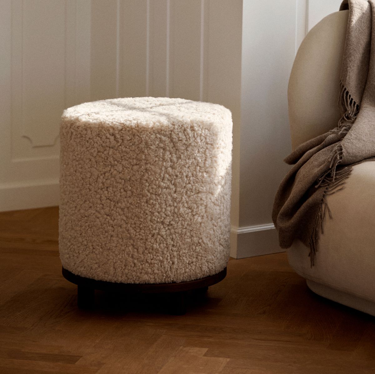 Simon pouf | Korthåret | D46xH42 cm Koksgrå