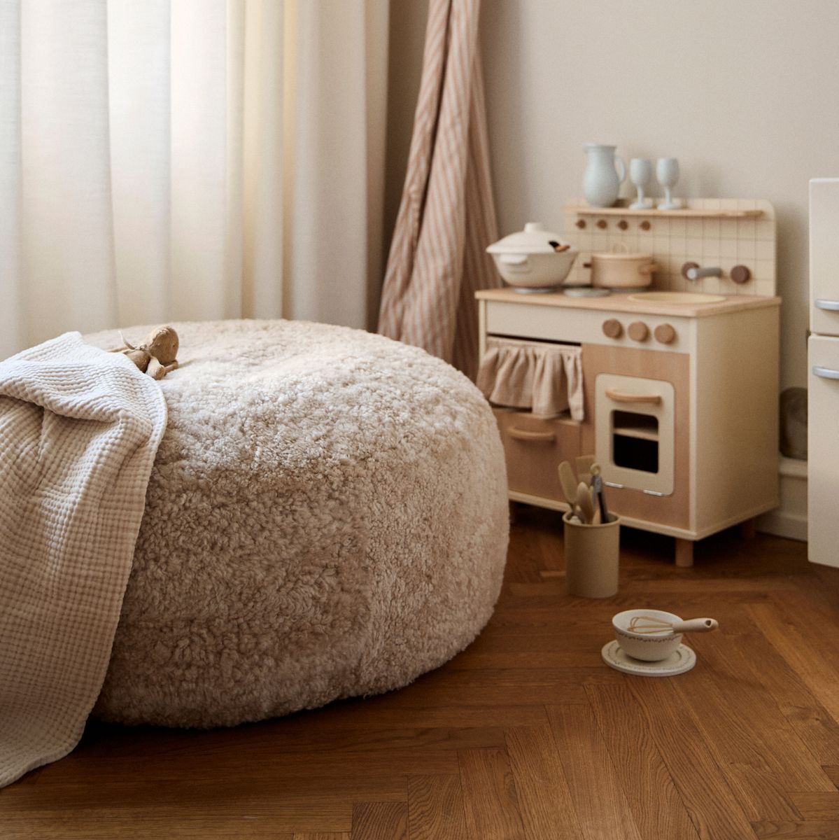 Rund sakosekk | Korthåret | New Zealand | 73x74 cm & 92x93 cm Koksgrå