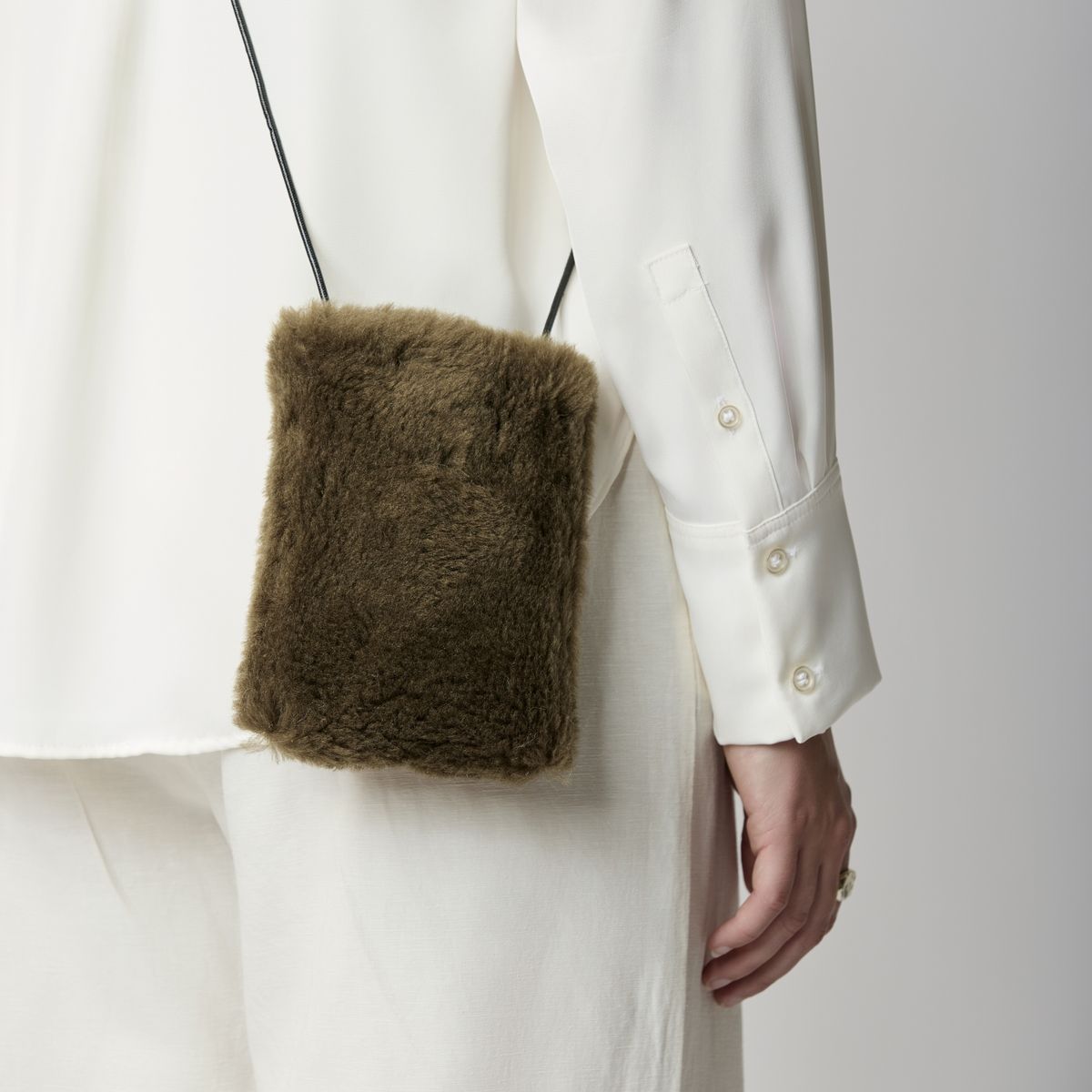 Gwen mobilveske Beige