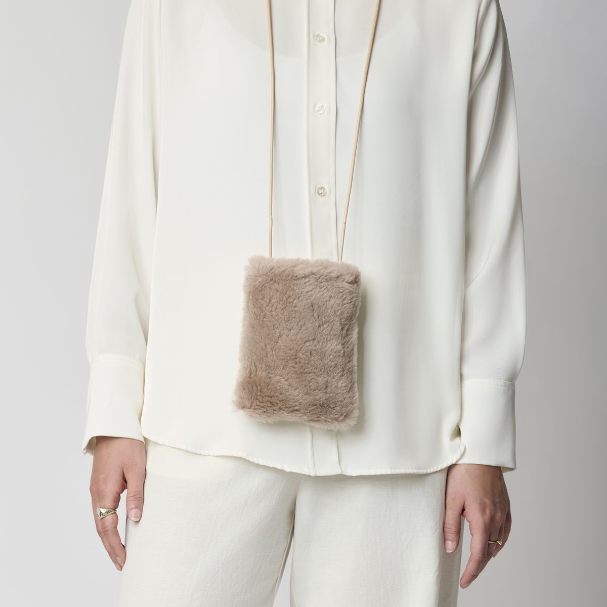 Gwen mobilveske Beige